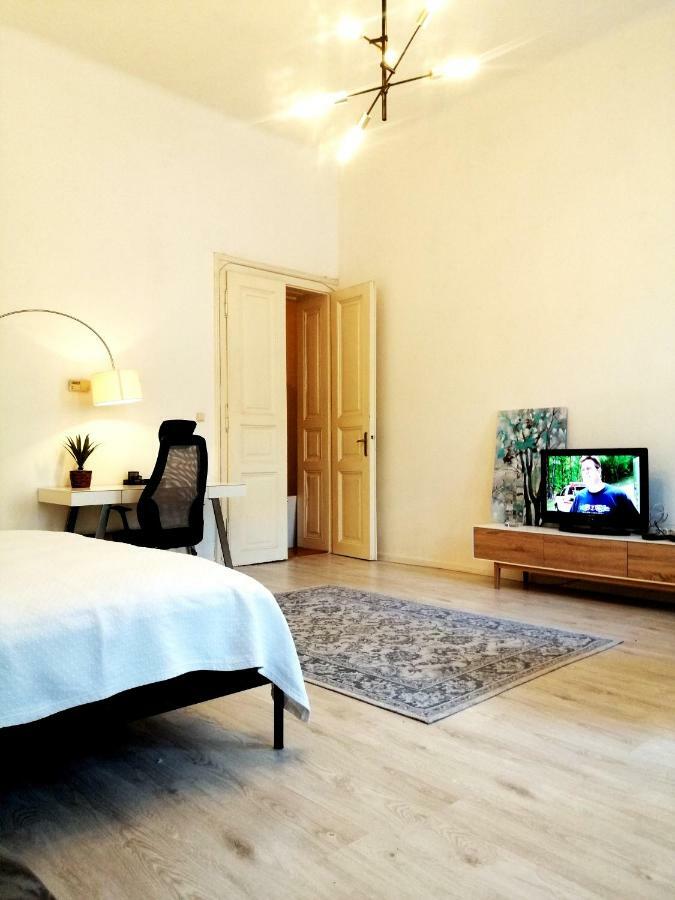 Entrez Apartment 3 - Historical Centre Kosice Luaran gambar