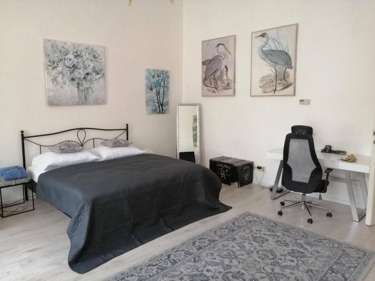 Entrez Apartment 3 - Historical Centre Kosice Luaran gambar