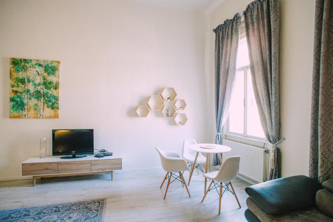 Entrez Apartment 3 - Historical Centre Kosice Luaran gambar